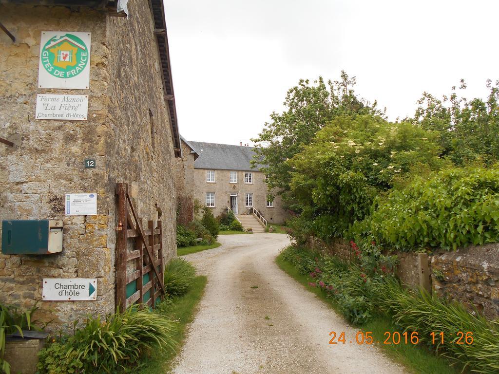 Ferme Manoir La Fiere Acomodação com café da manhã Sainte-Mère-Église Exterior foto