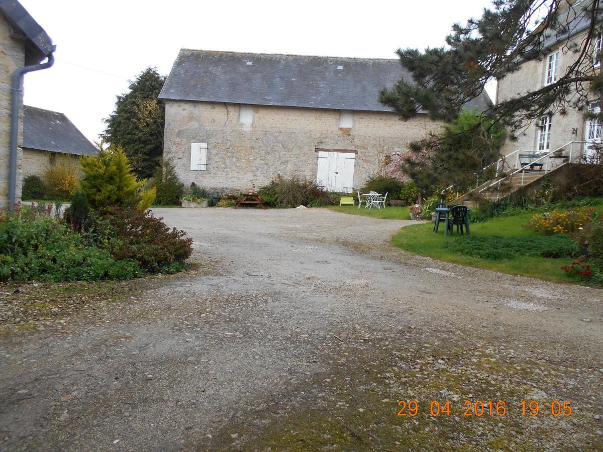 Ferme Manoir La Fiere Acomodação com café da manhã Sainte-Mère-Église Exterior foto